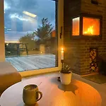 Feriehus Modern House With Sauna Near Tornby *